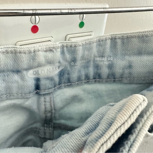 Old Navy Light Wash OG High Rise Shorts Exposed Pockets - Picture 4 of 10